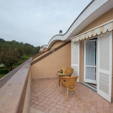 Sleeps 6 Pool