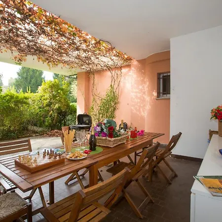 Sleeps 6 Pool