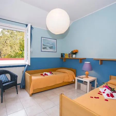 Sleeps 6 Pool Prázdninový dům Ispra