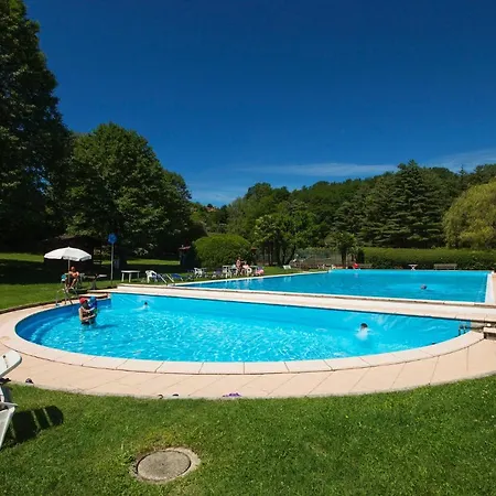 Sleeps 6 Pool Prázdninový dům *