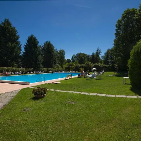 Sleeps 6 Pool Ispra