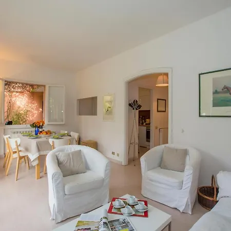 Sleeps 6 Pool Hébergement de vacances Ispra
